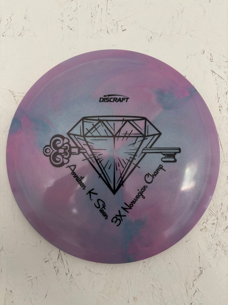 ca.jpg Esp Swirl Colorshift Cicada Anniken K.Steen